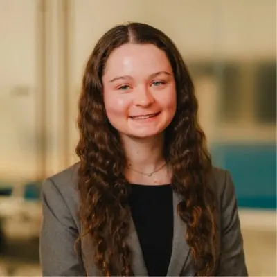 Erin Headshot