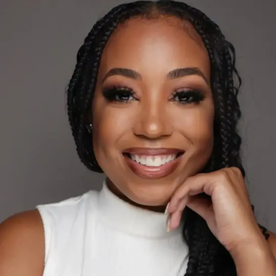 Raven Gibbs Headshot